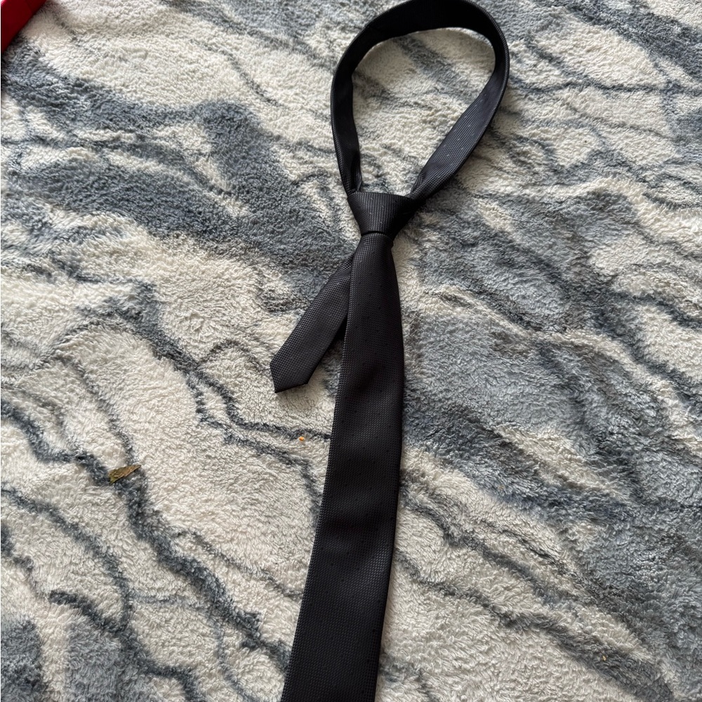 Perry Ellis Sleek Black Tie